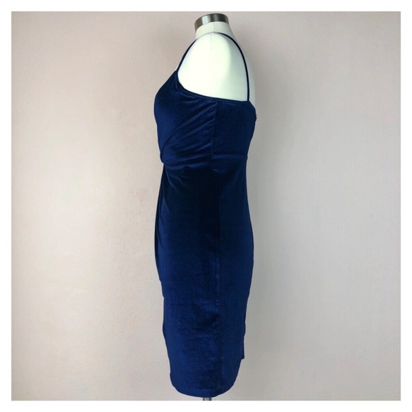 STRADIVARIUS BLUE VELVET DRESS - Picture 3 of 6